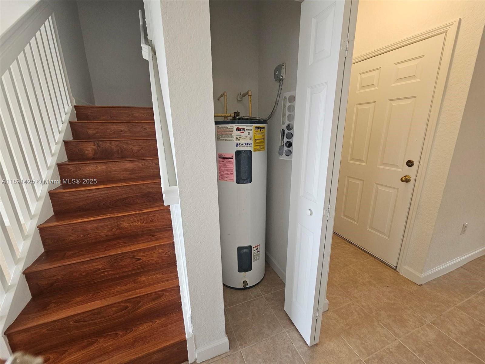 FLORIDIAN ISLES SOUTH - Residential Lease