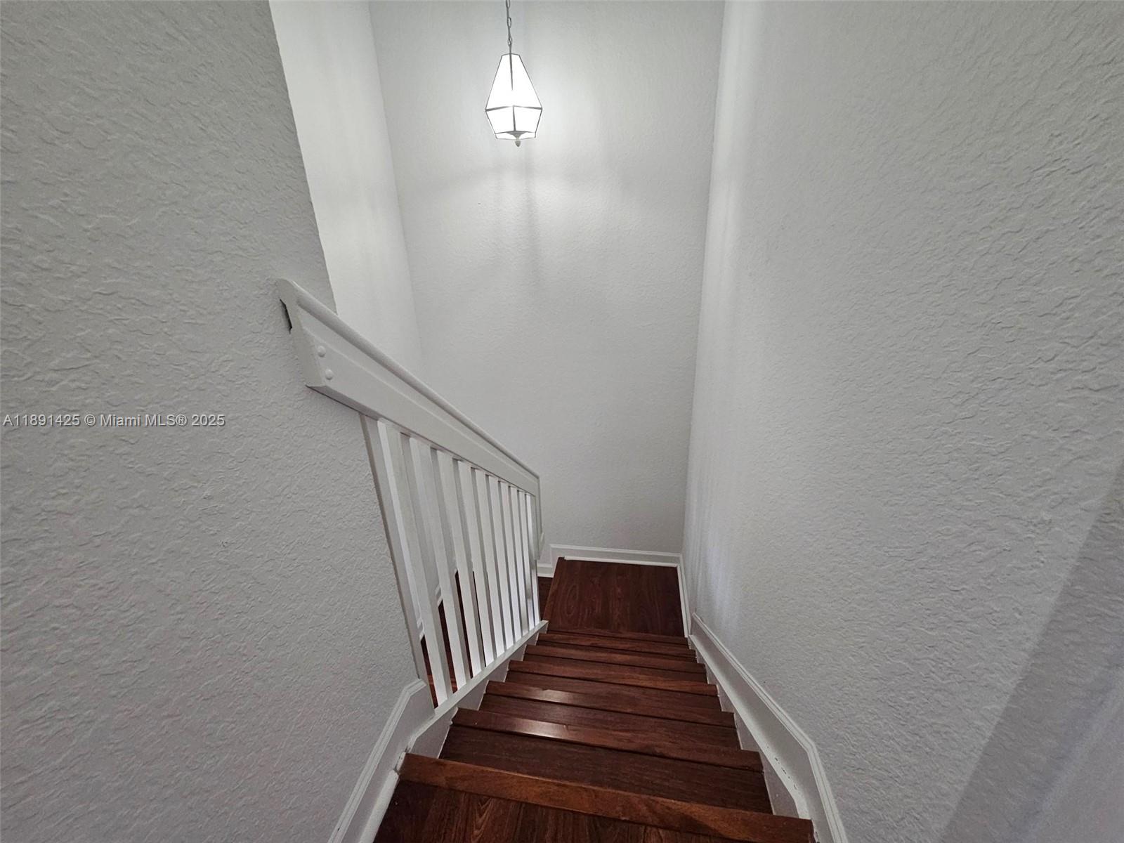 FLORIDIAN ISLES SOUTH - Residential Lease