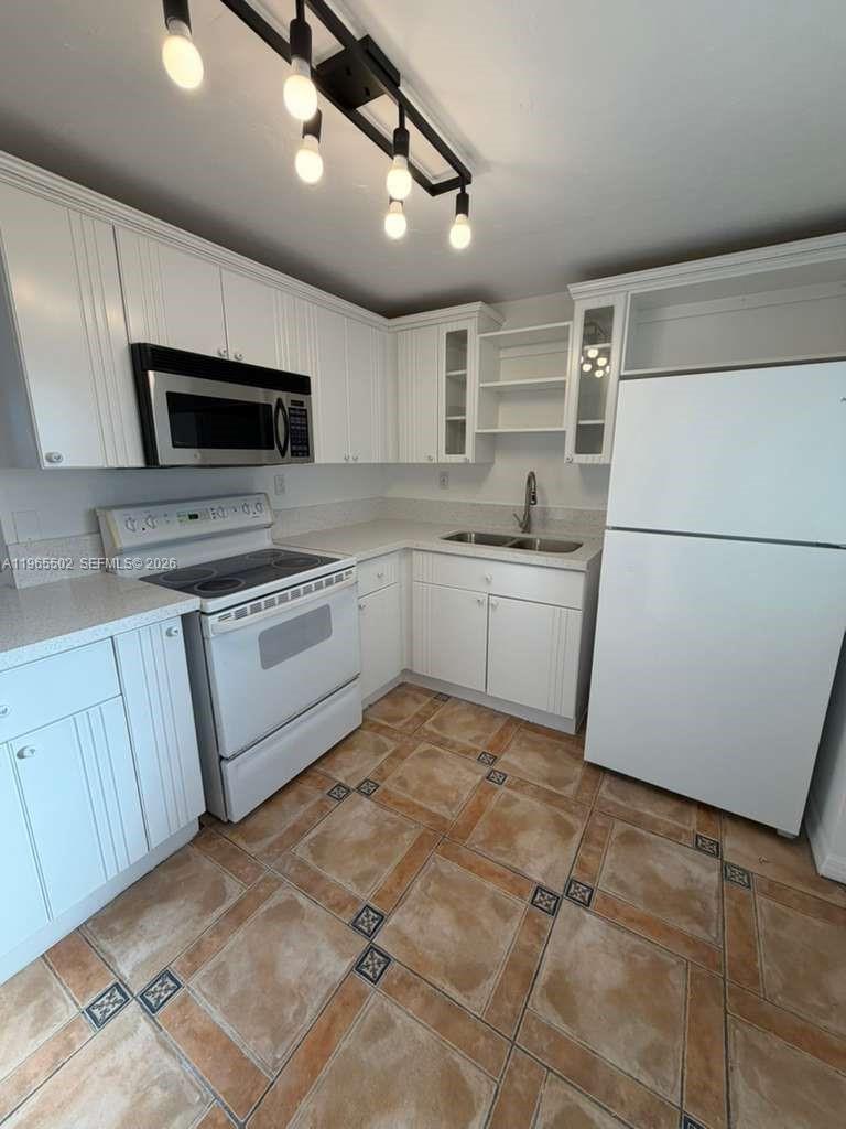 BYRON GARDENS CONDO - Residential Lease