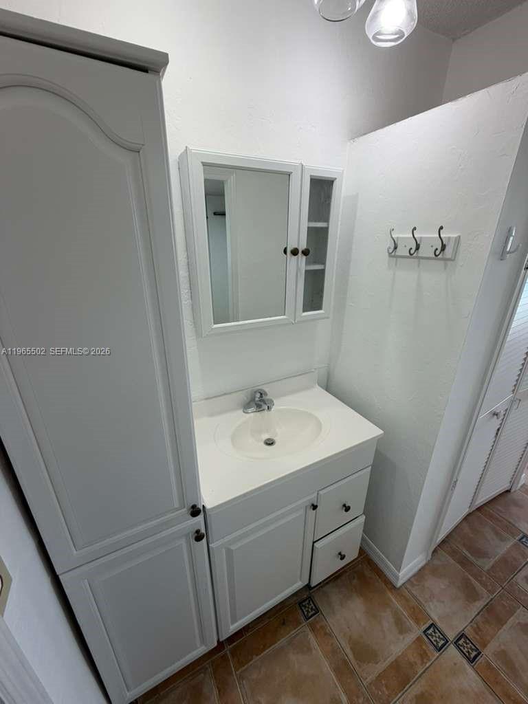 BYRON GARDENS CONDO - Residential Lease