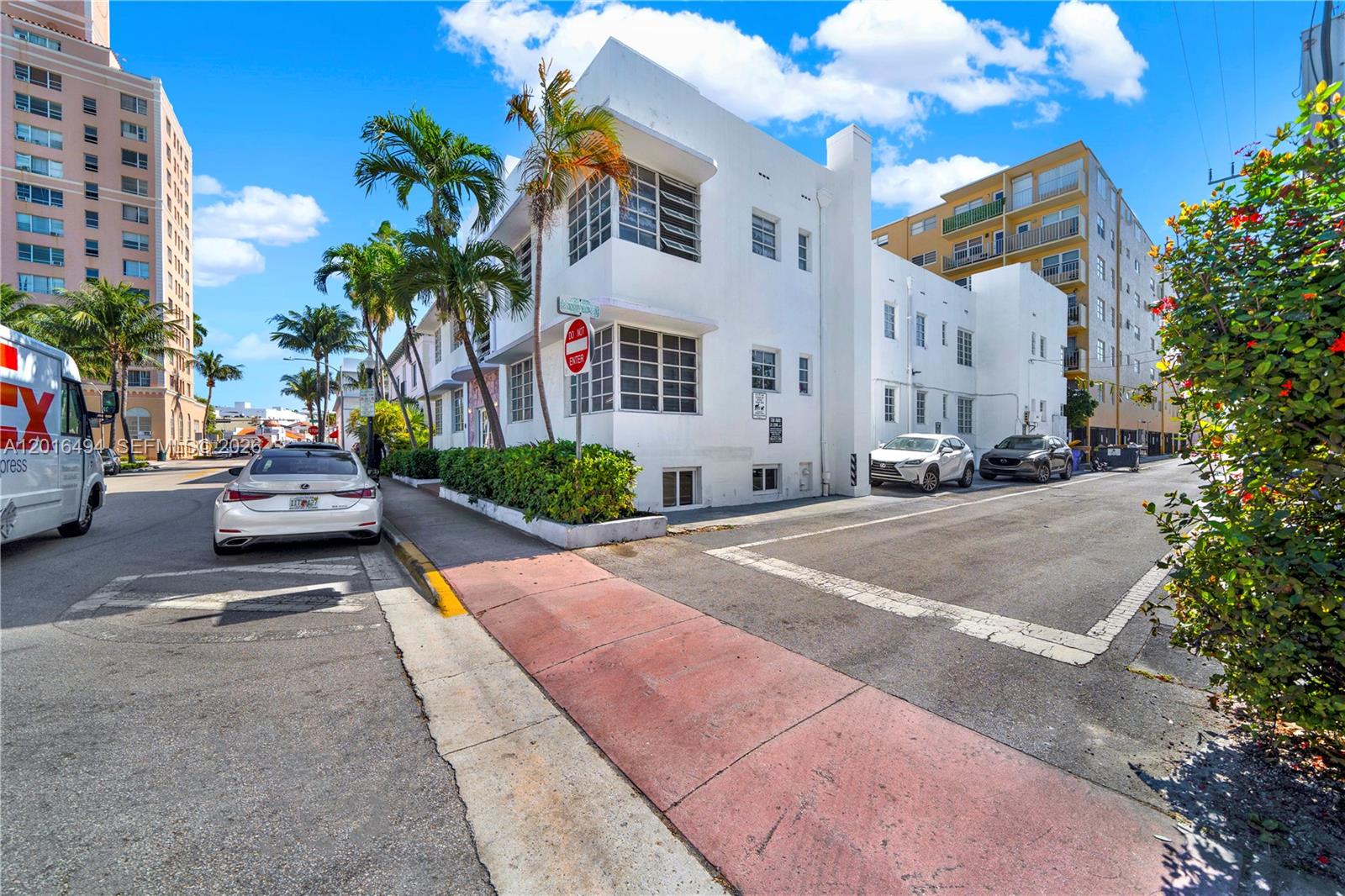 610 8th St 102
