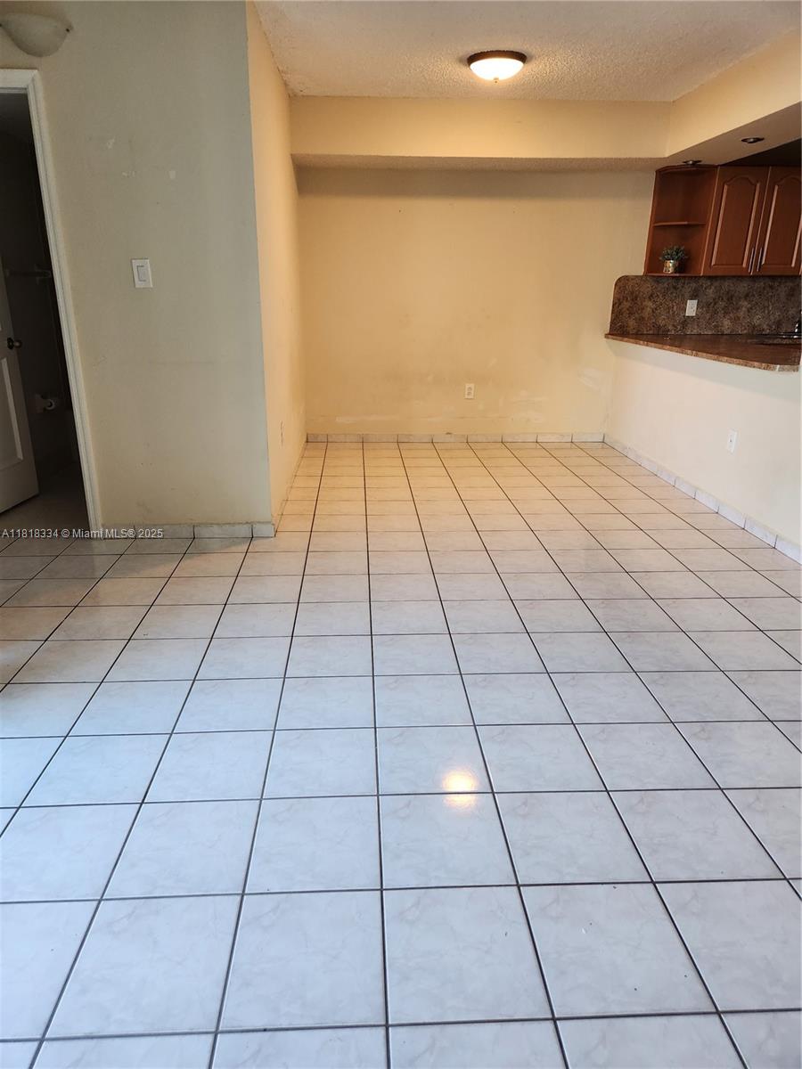 INTERNATIONAL TOWERS COND - Residential Lease