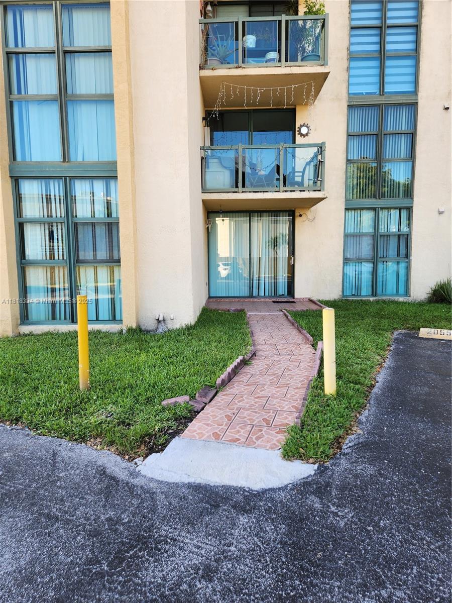 INTERNATIONAL TOWERS COND - Residential Lease