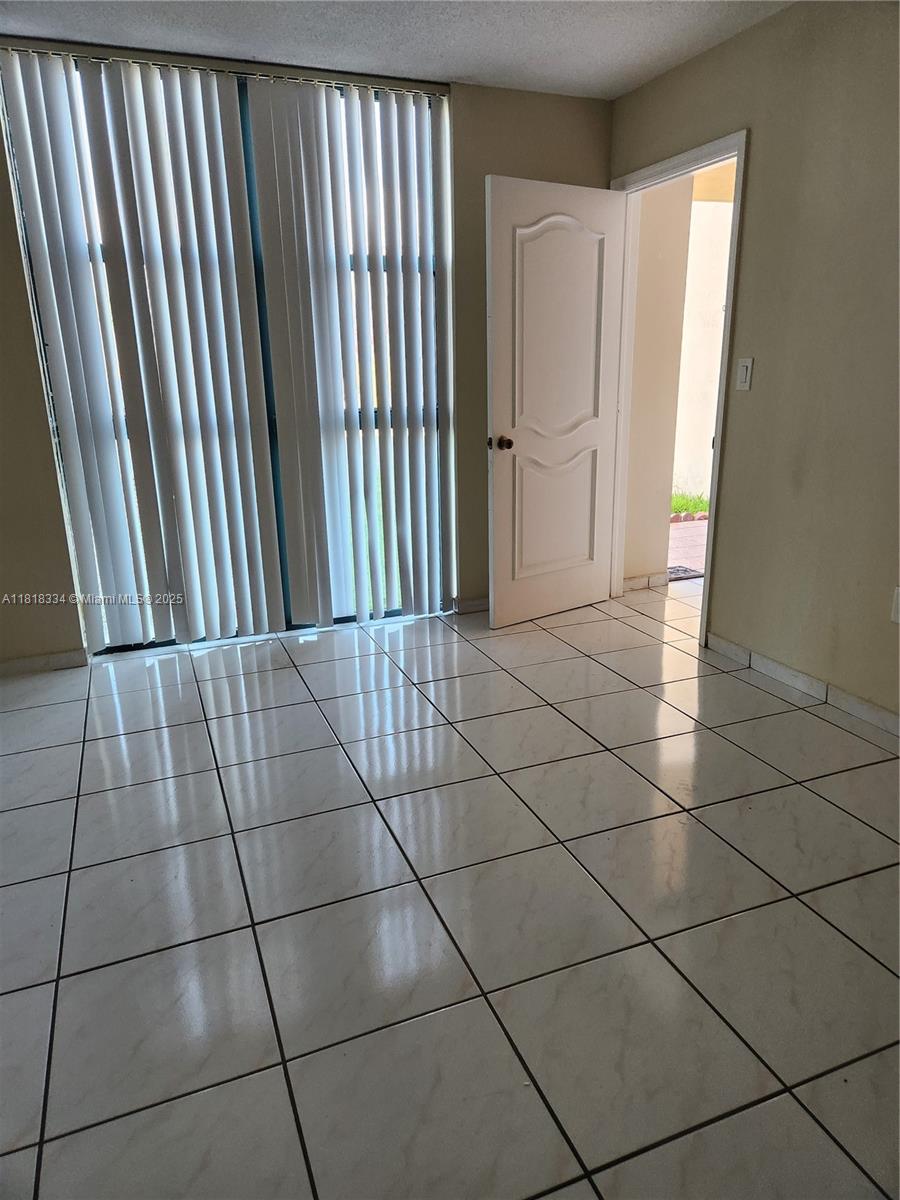 INTERNATIONAL TOWERS COND - Residential Lease