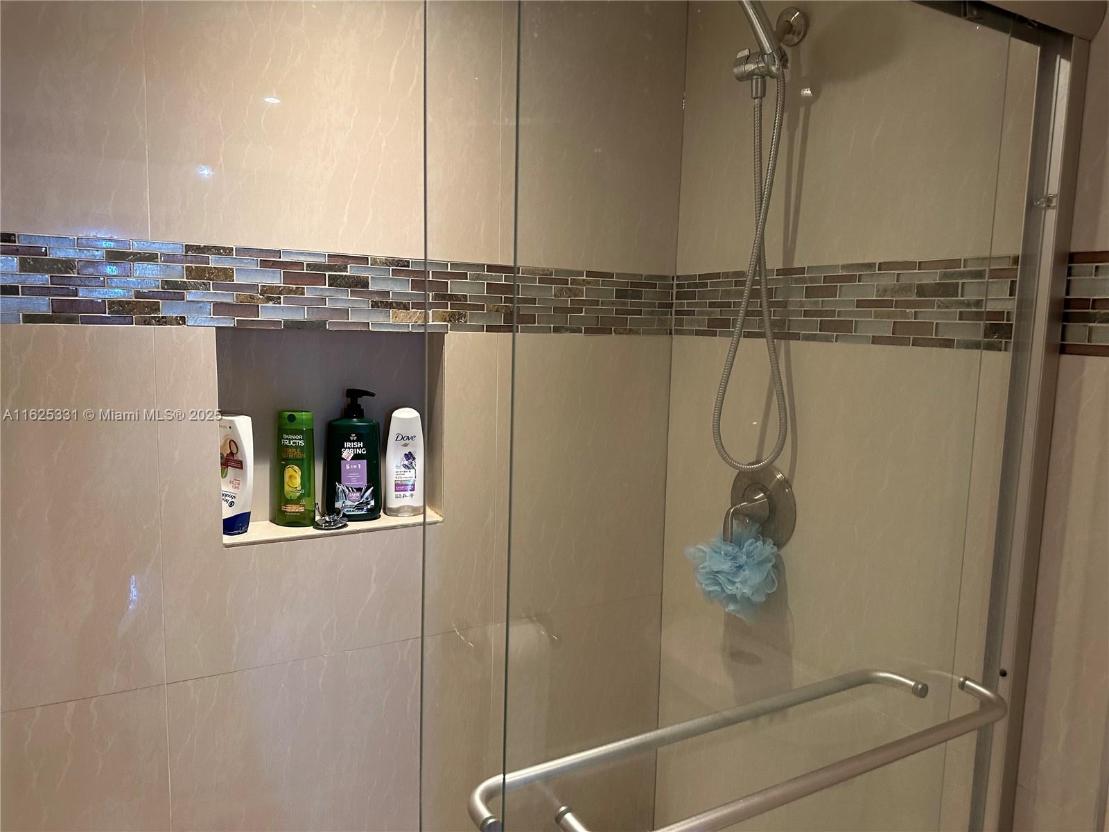 HILLCREST NO 21 CONDO - Residential