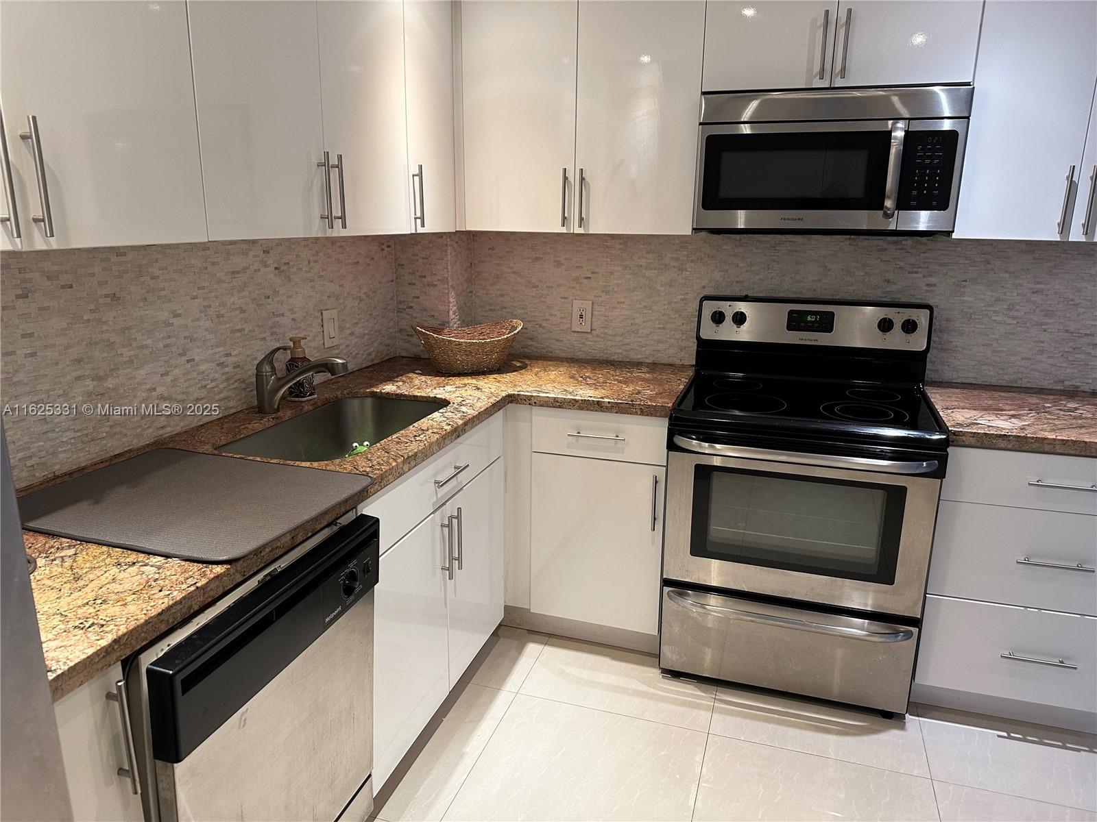 HILLCREST NO 21 CONDO - Residential