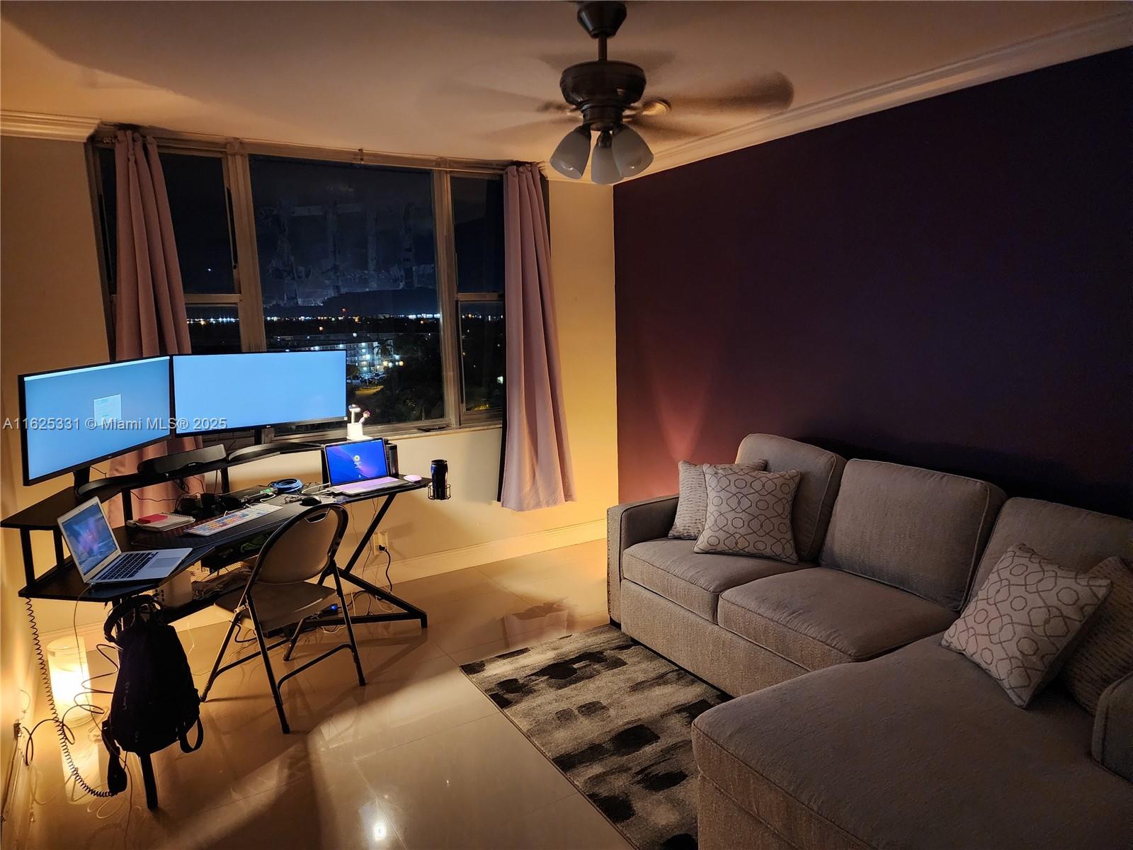 HILLCREST NO 21 CONDO - Residential