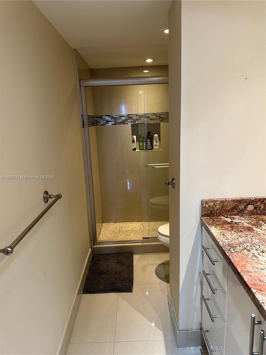 HILLCREST NO 21 CONDO - Residential
