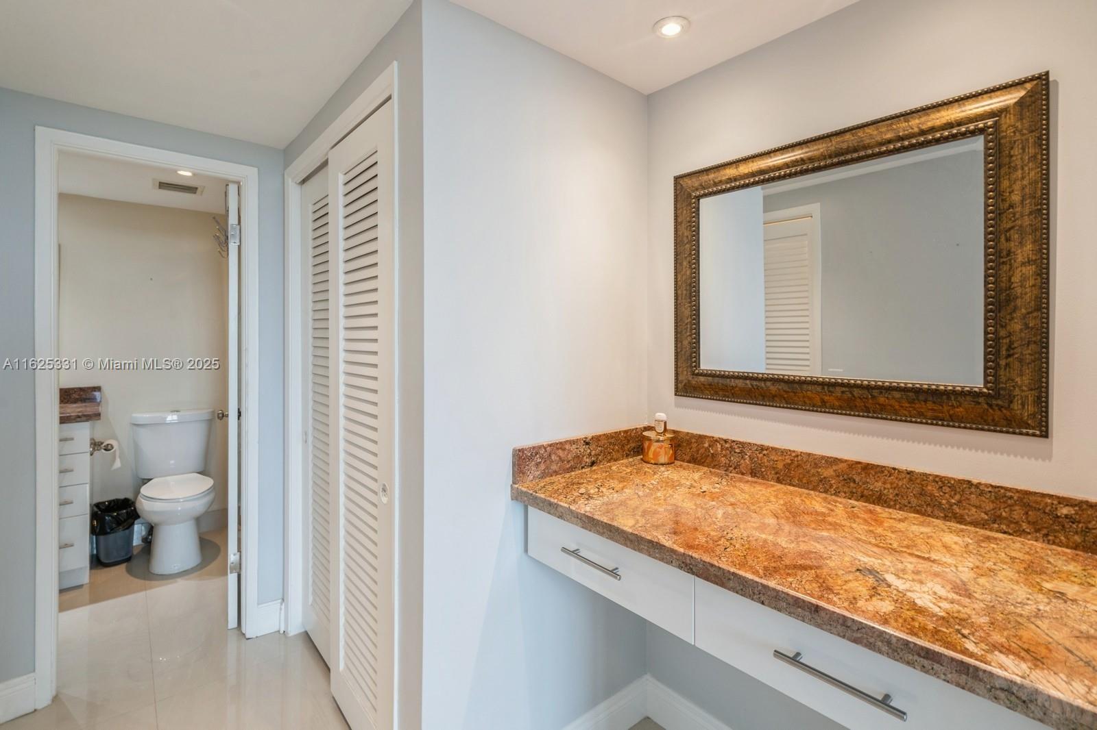 HILLCREST NO 21 CONDO - Residential