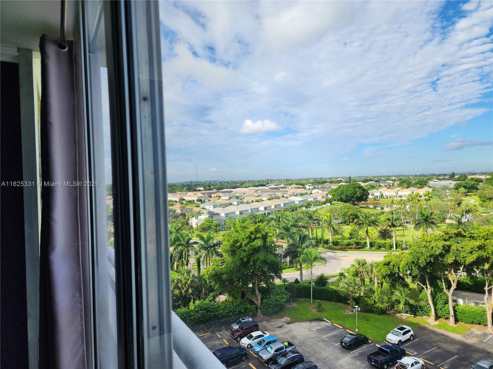 HILLCREST NO 21 CONDO - Residential