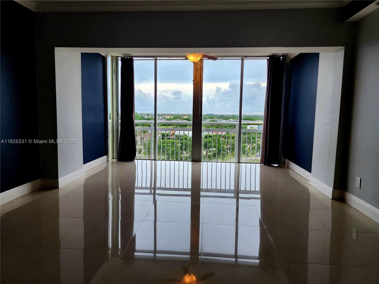 HILLCREST NO 21 CONDO - Residential