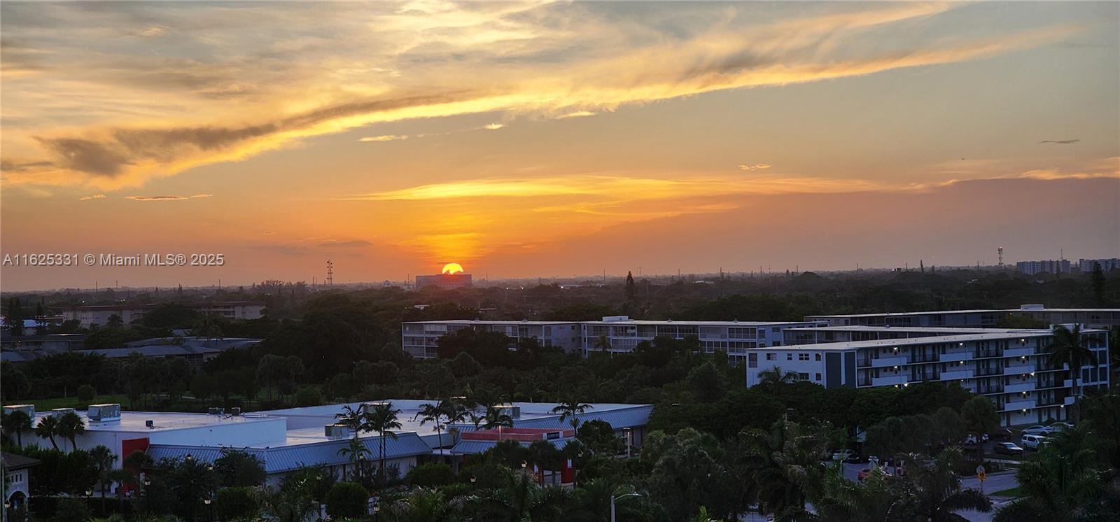 HILLCREST NO 21 CONDO - Residential