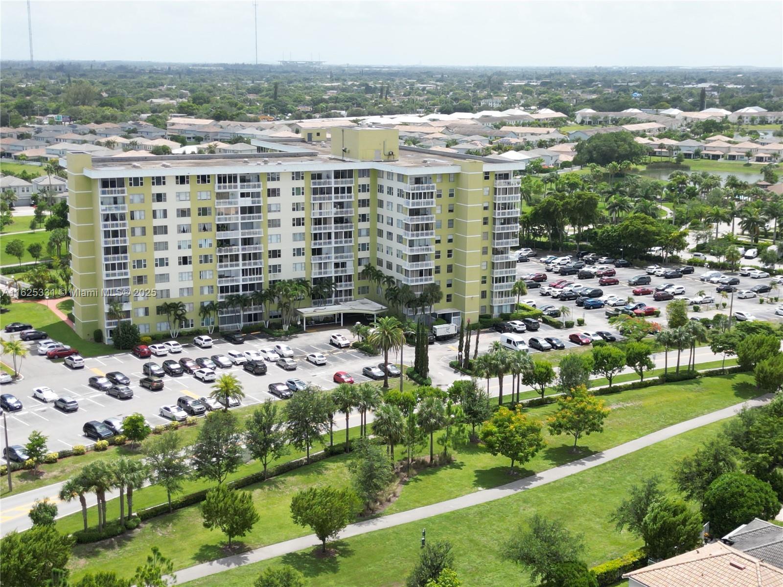 HILLCREST NO 21 CONDO - Residential