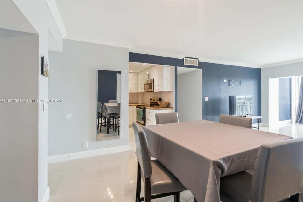 Photo of 4400 Hillcrest Dr #916B, Hollywood, FL 33021 (MLS # A11625331)