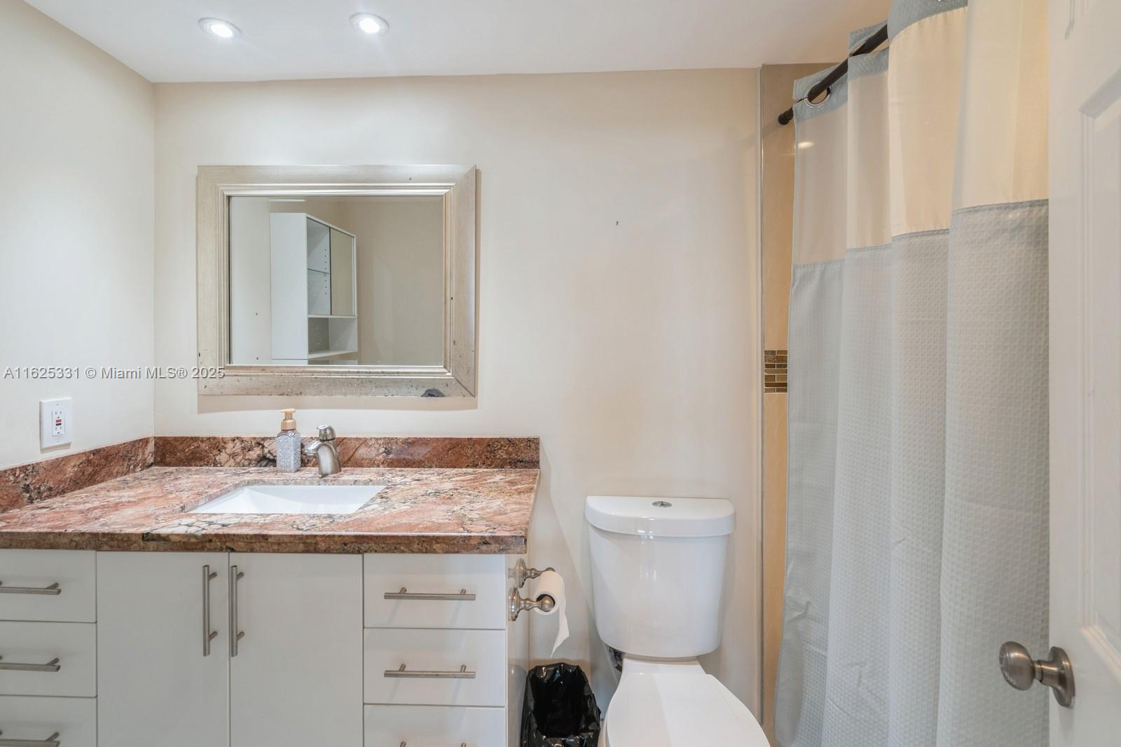 HILLCREST NO 21 CONDO - Residential
