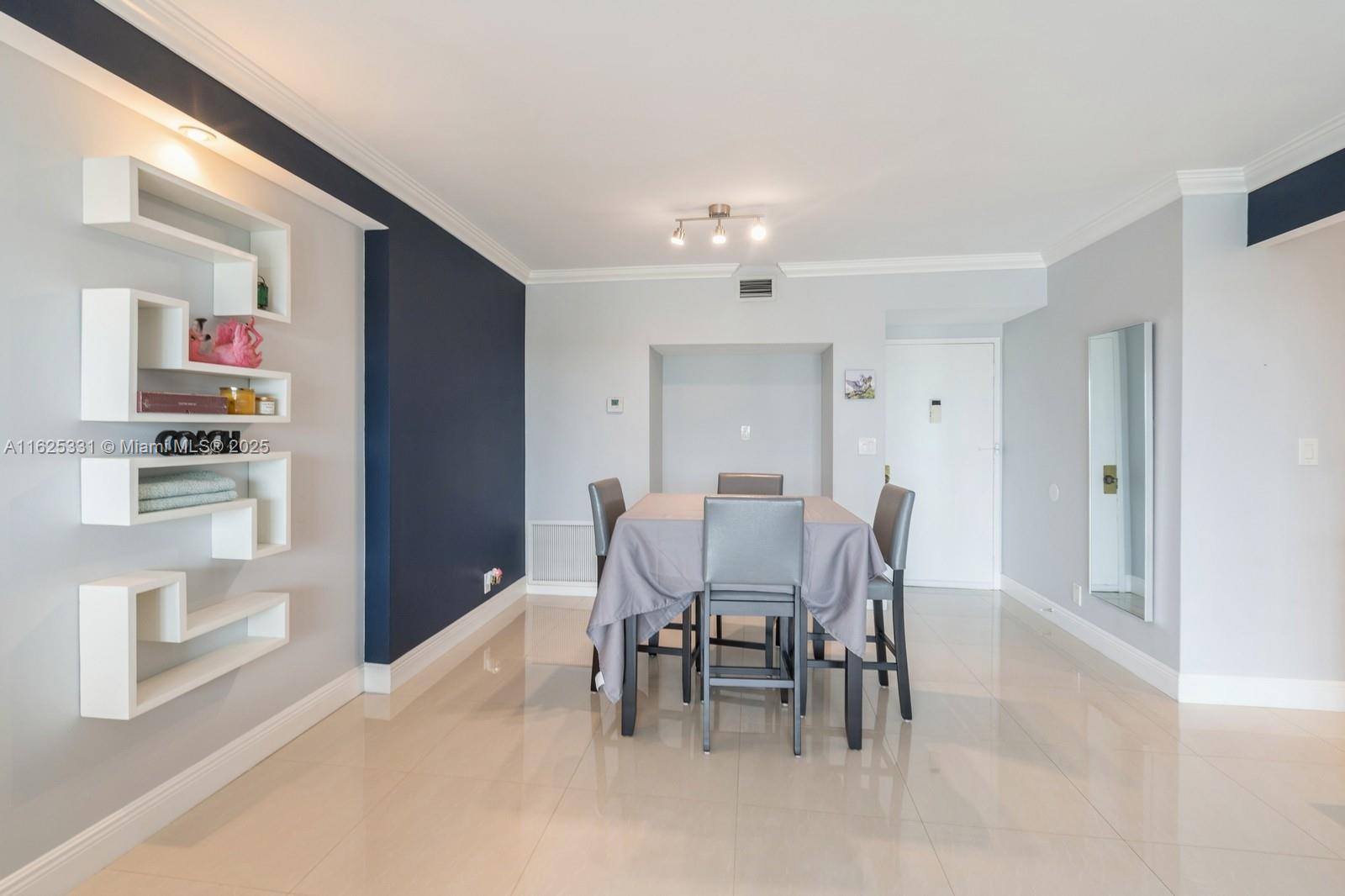 HILLCREST NO 21 CONDO - Residential