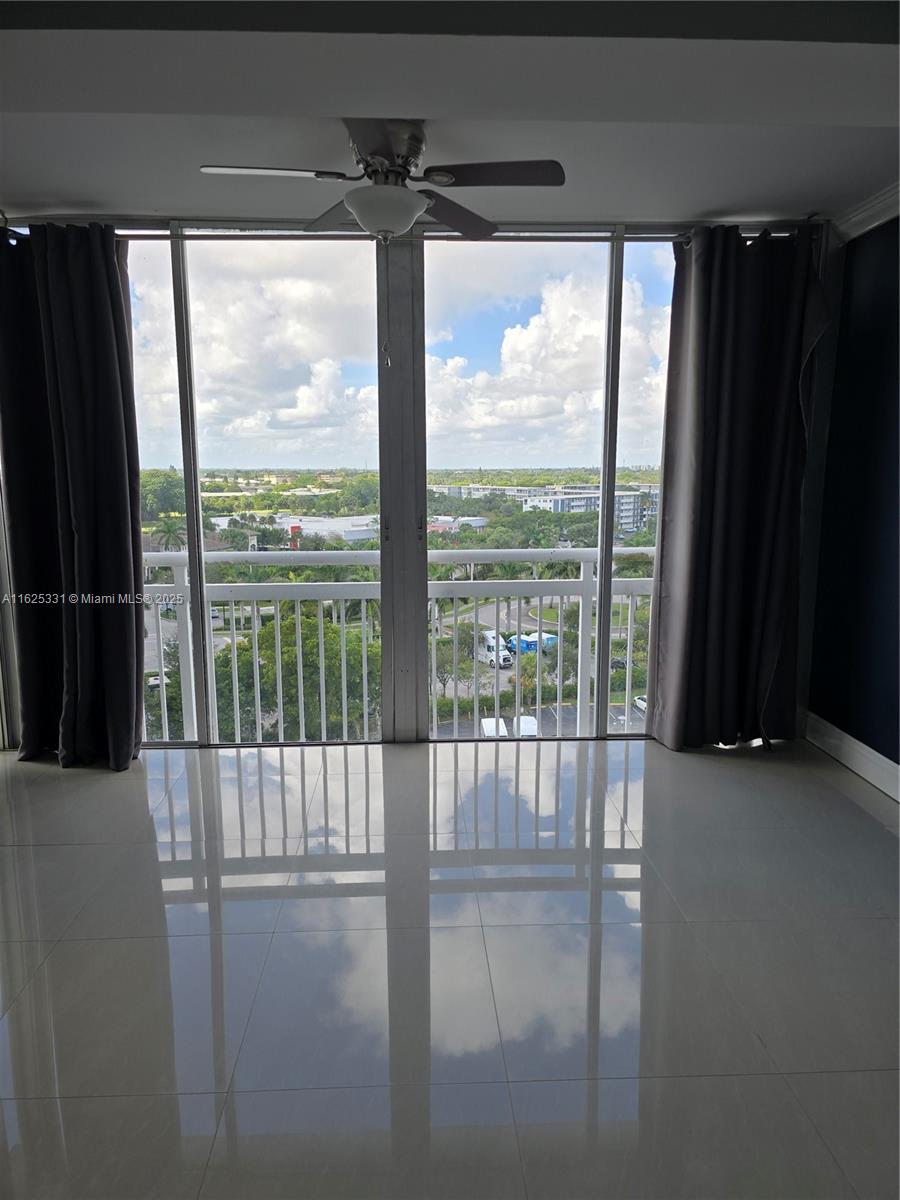 HILLCREST NO 21 CONDO - Residential