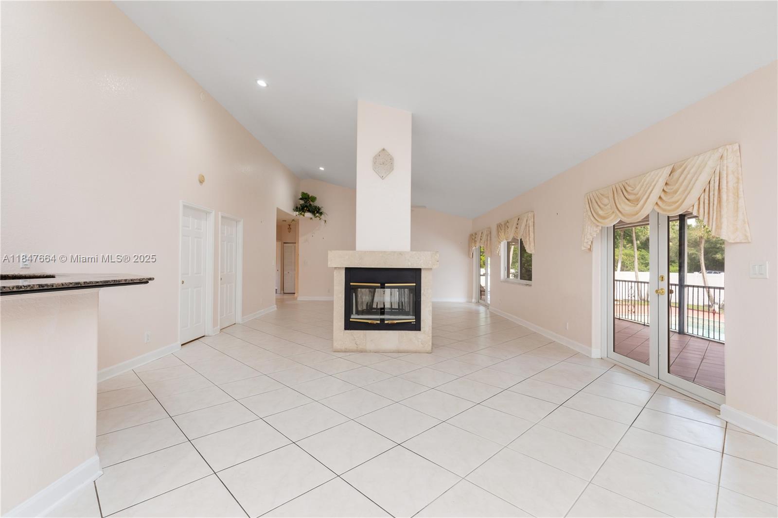 PLANTATION - Residential