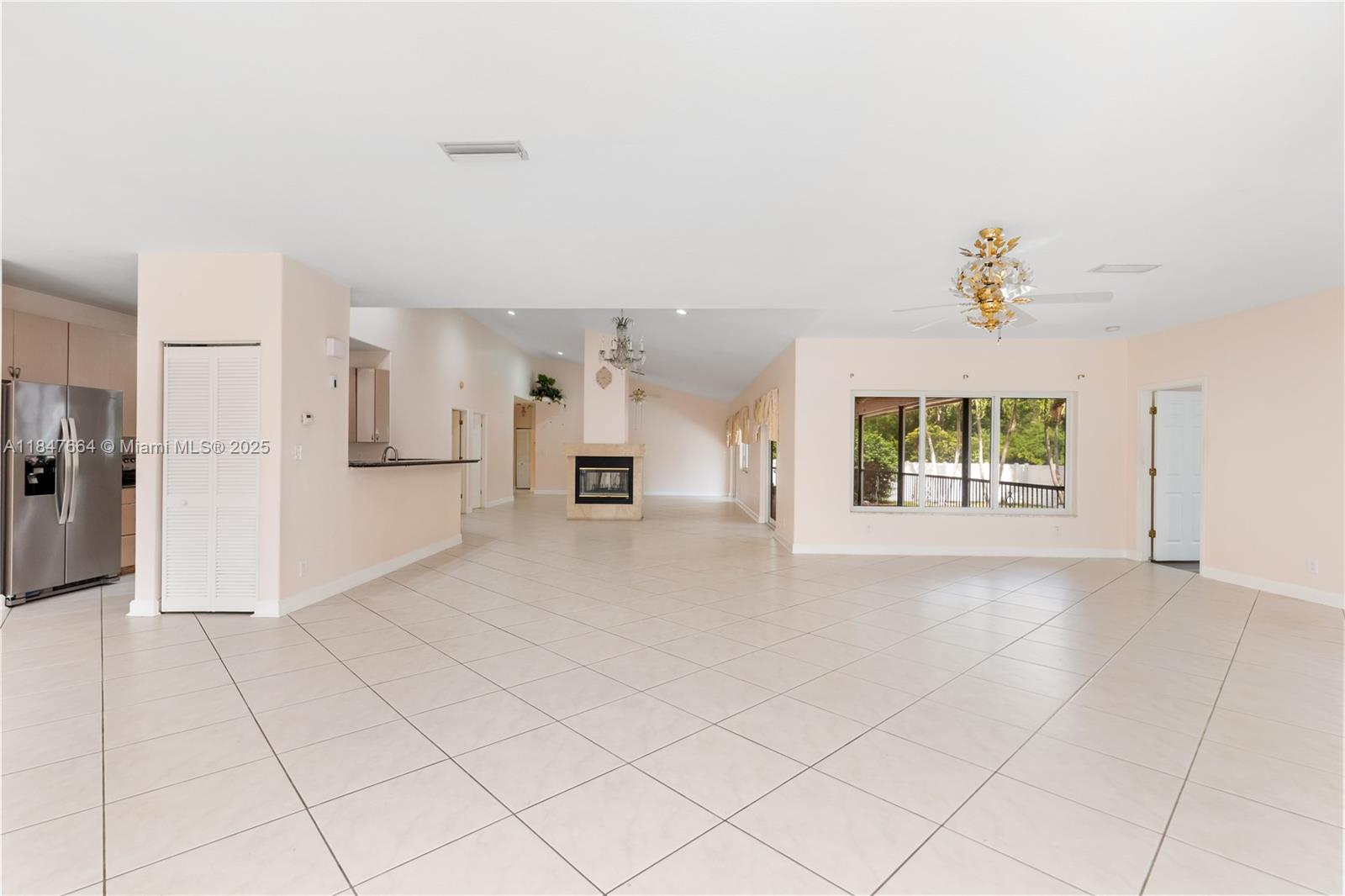 PLANTATION - Residential