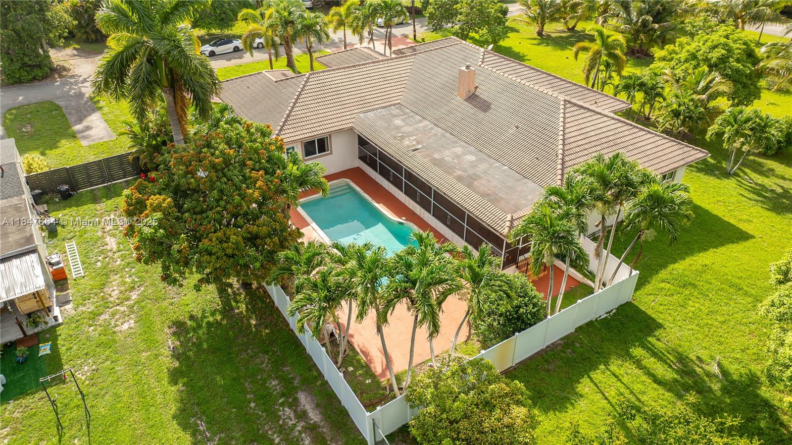 PLANTATION - Residential