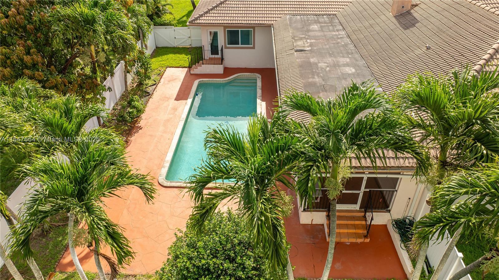 PLANTATION - Residential