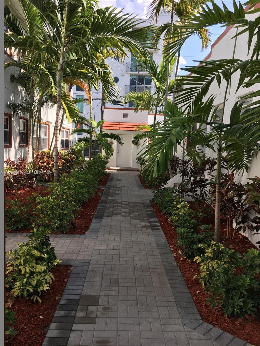 Looking for a cozy place to call it my sweet home in a beautiful location? This is it!! just steps away from Las Olas Blvd and with no association. Unit features include updated kitchen and bathroom marble floor. assigned parking spot. Water/Sewer, trash, and landscaping included with rent.
