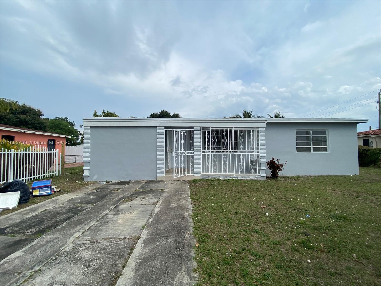 Large 1 bedroom efficiency 1 full bathroom in a lovely area, close to everything, I-95 etc.