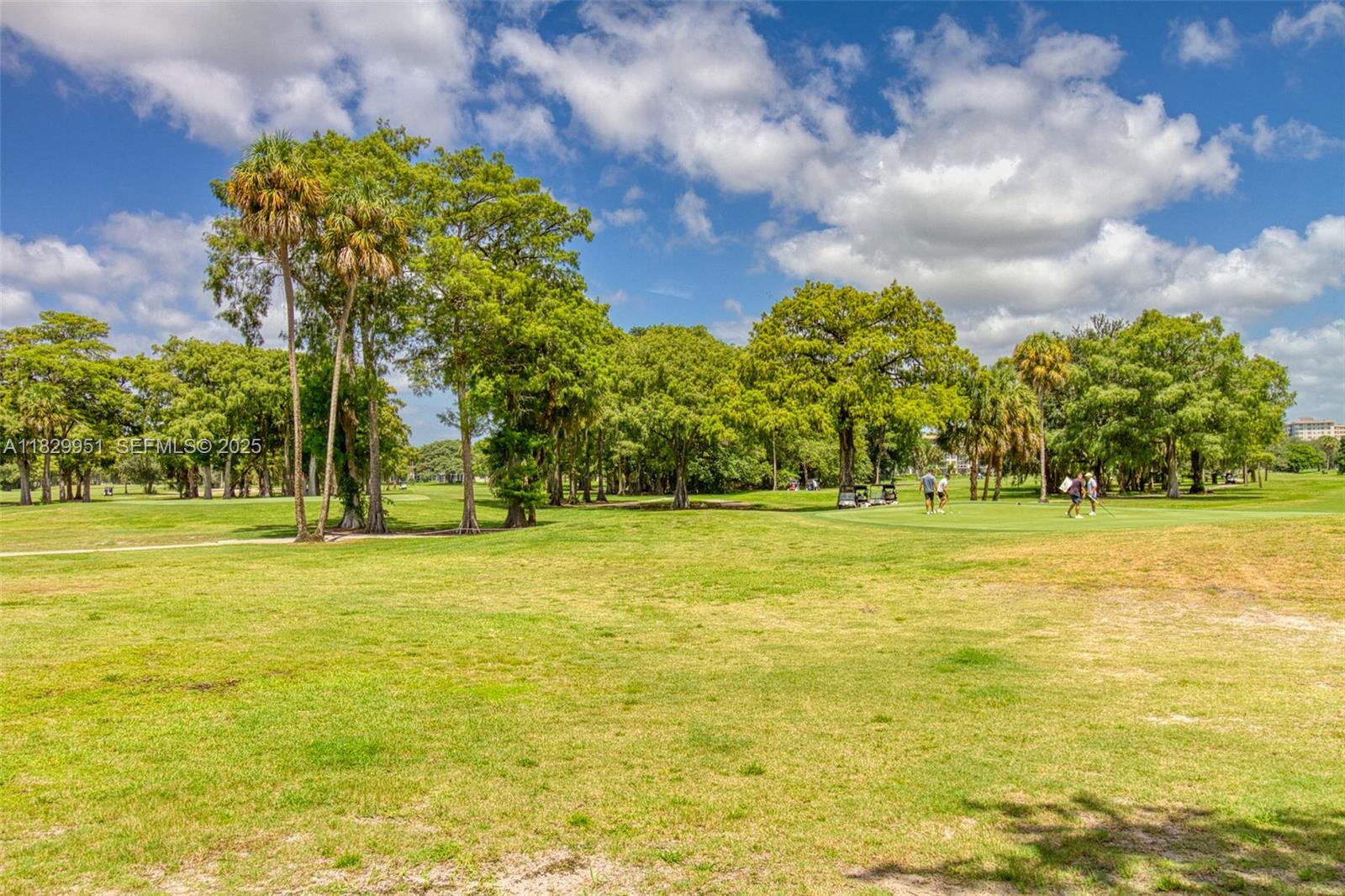 NO 104 PALM-AIRE COUNTRY - Residential