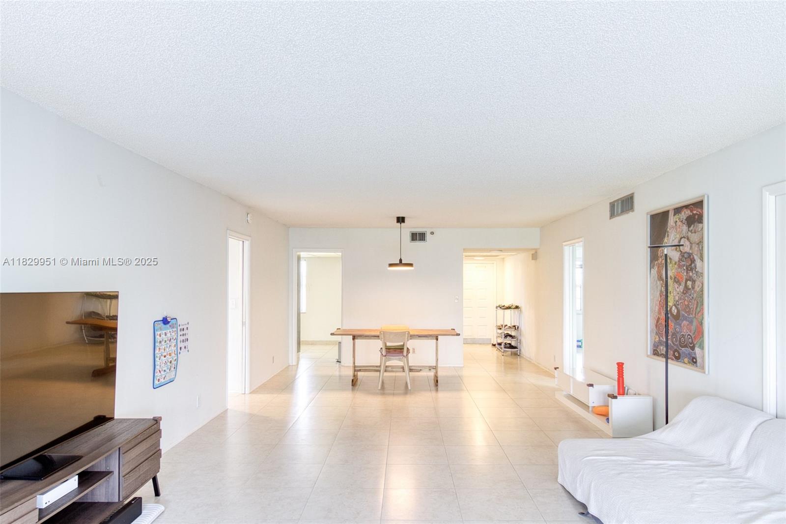 NO 104 PALM-AIRE COUNTRY - Residential