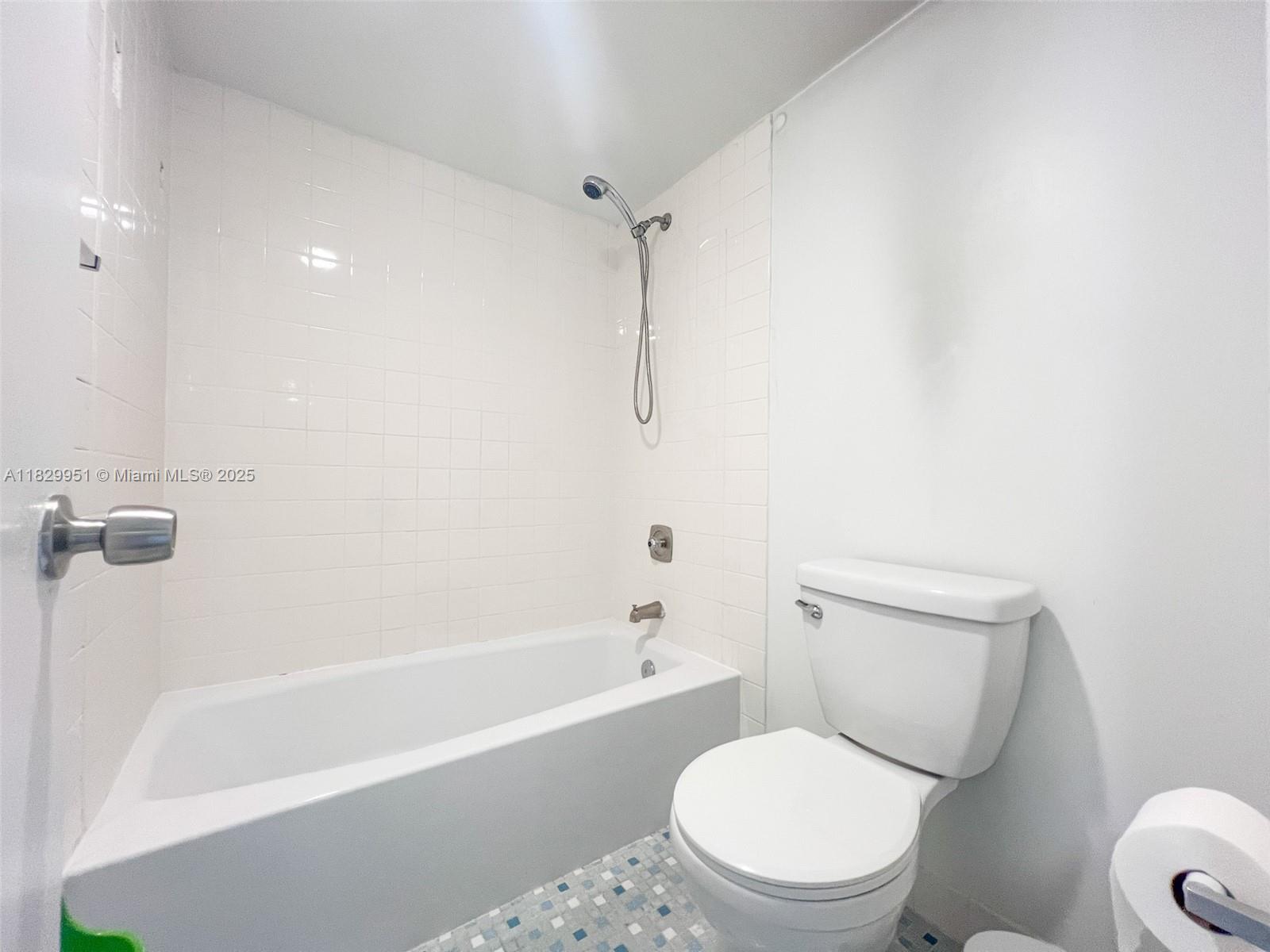 NO 104 PALM-AIRE COUNTRY - Residential