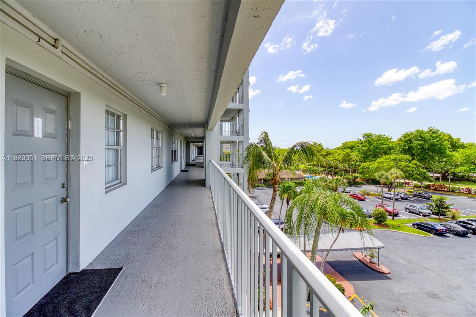 NO 104 PALM-AIRE COUNTRY - Residential