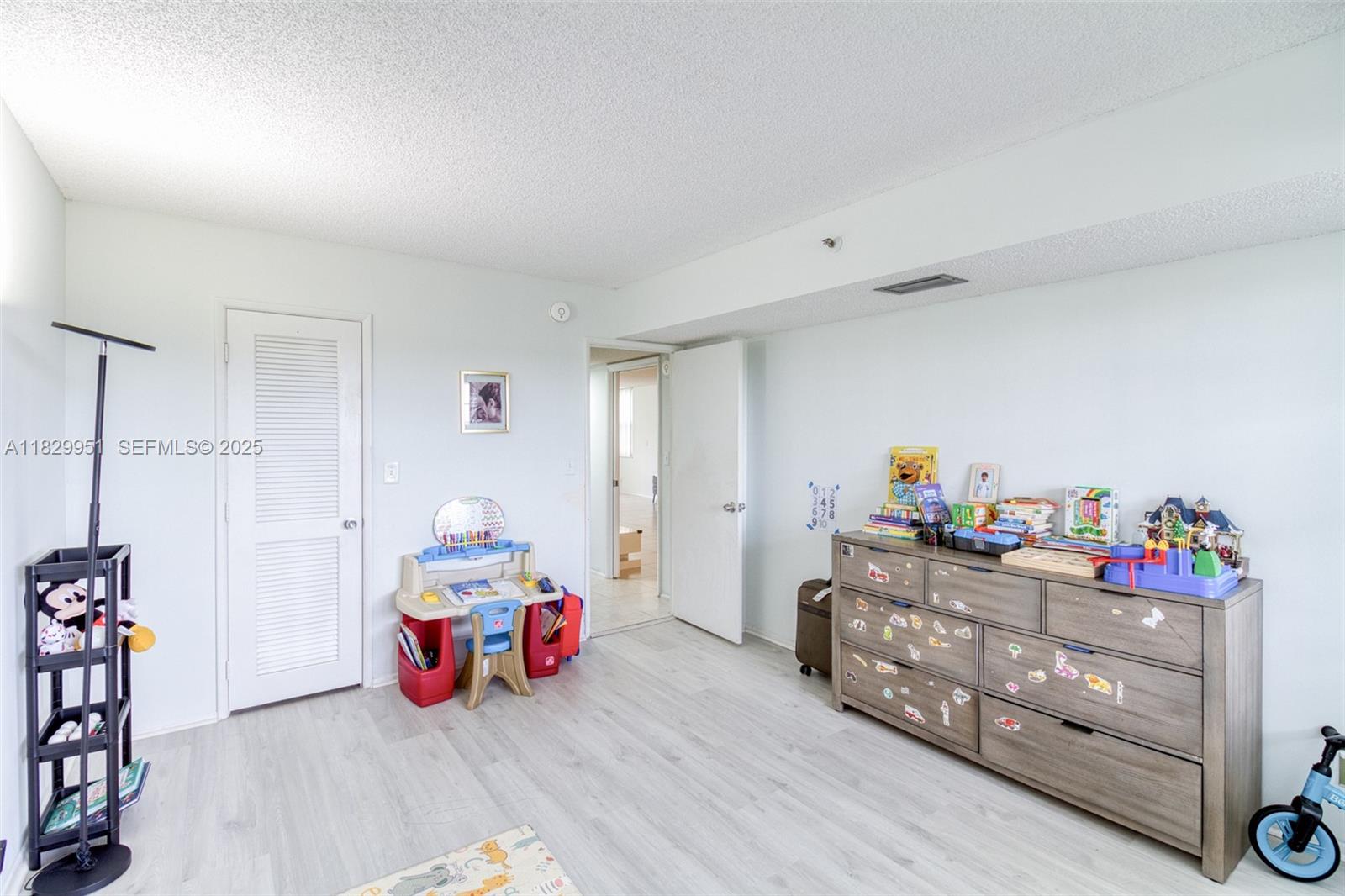 NO 104 PALM-AIRE COUNTRY - Residential