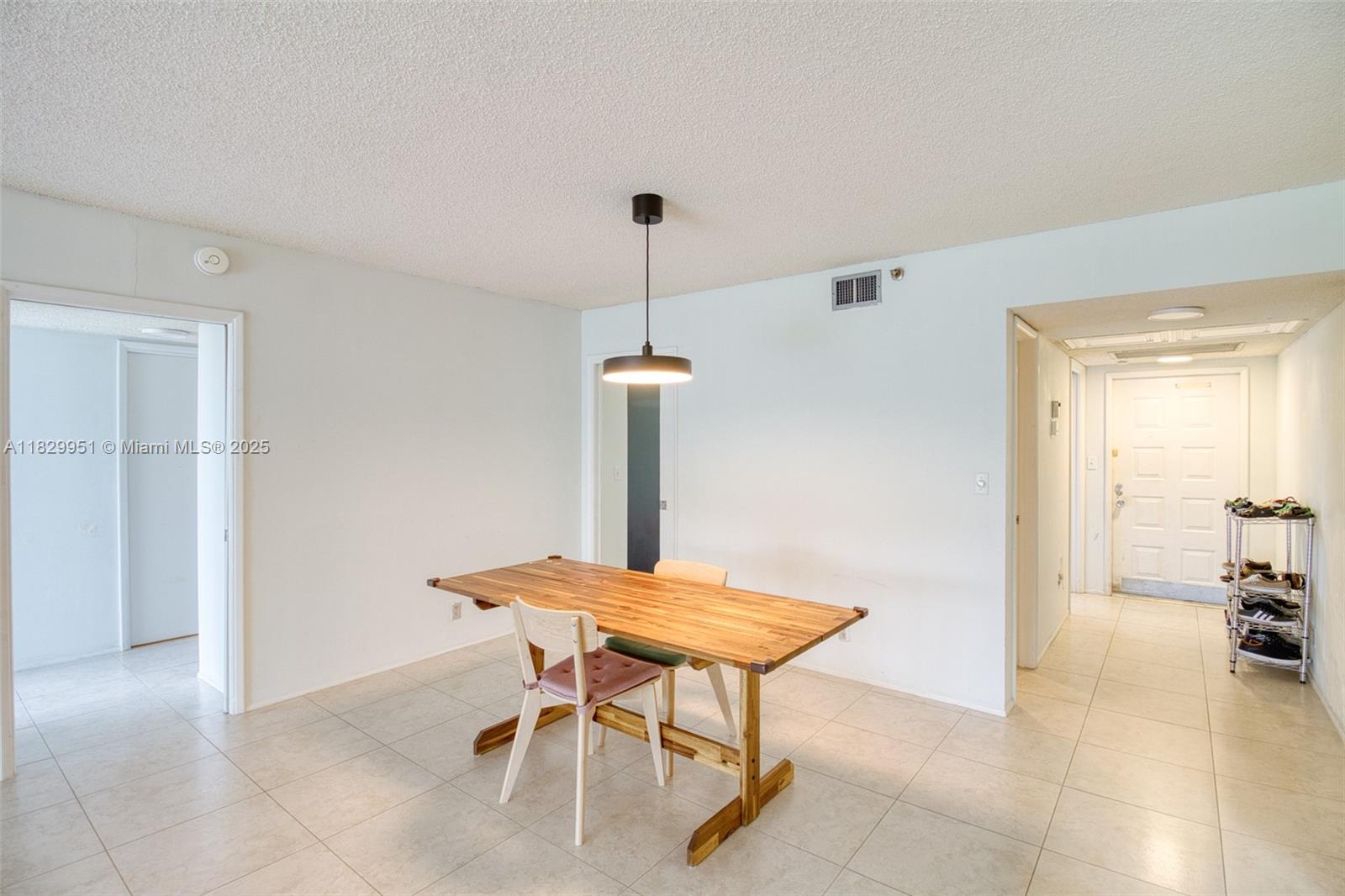 NO 104 PALM-AIRE COUNTRY - Residential