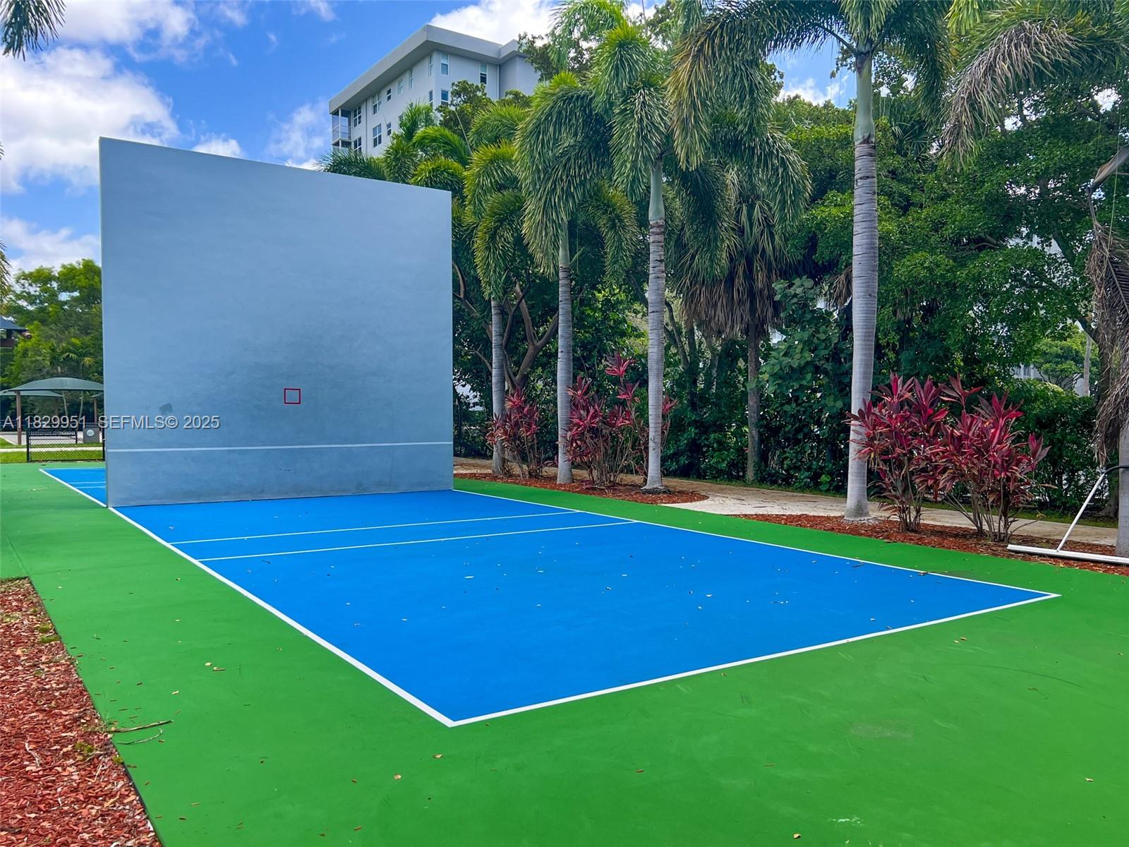 NO 104 PALM-AIRE COUNTRY - Residential