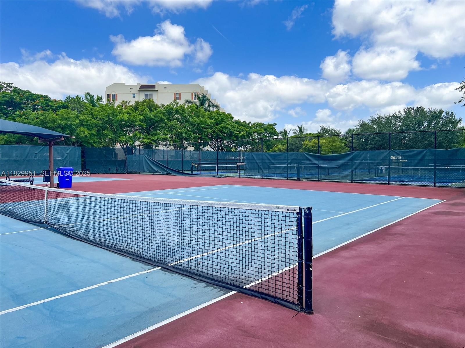 NO 104 PALM-AIRE COUNTRY - Residential