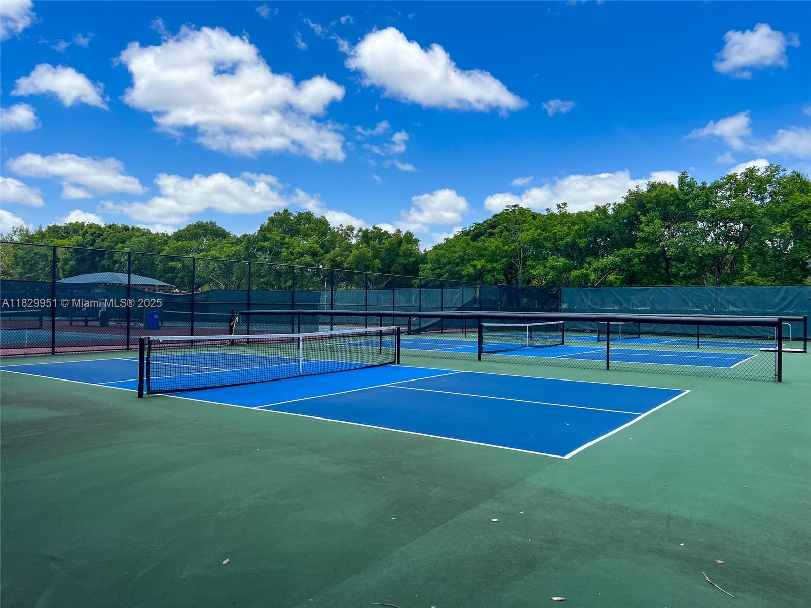 NO 104 PALM-AIRE COUNTRY - Residential