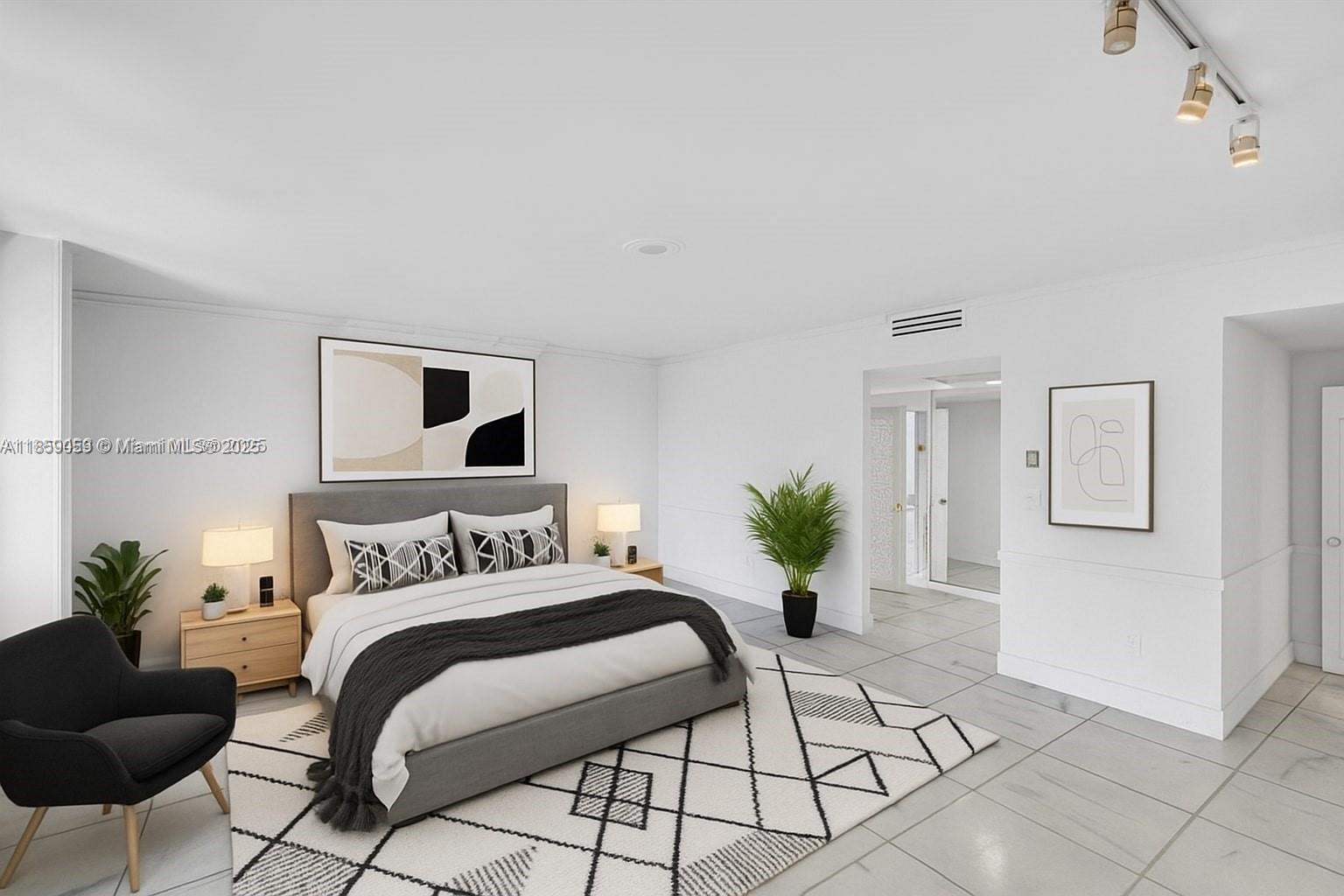 IMPERIAL HOUSE CONDO - Residential