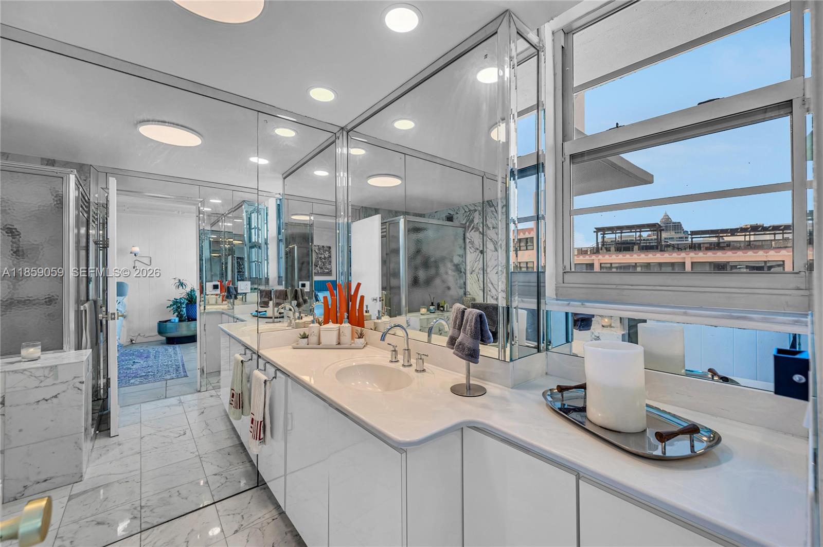 IMPERIAL HOUSE CONDO - Residential