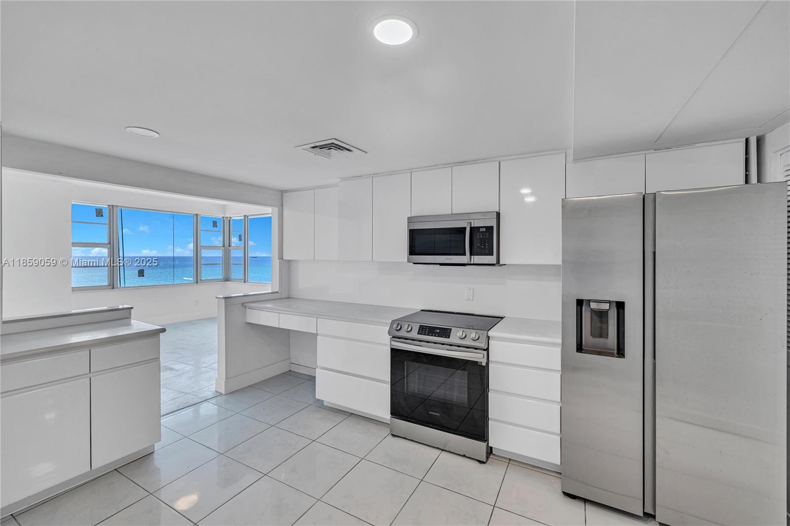 5255 Collins Ave 14D