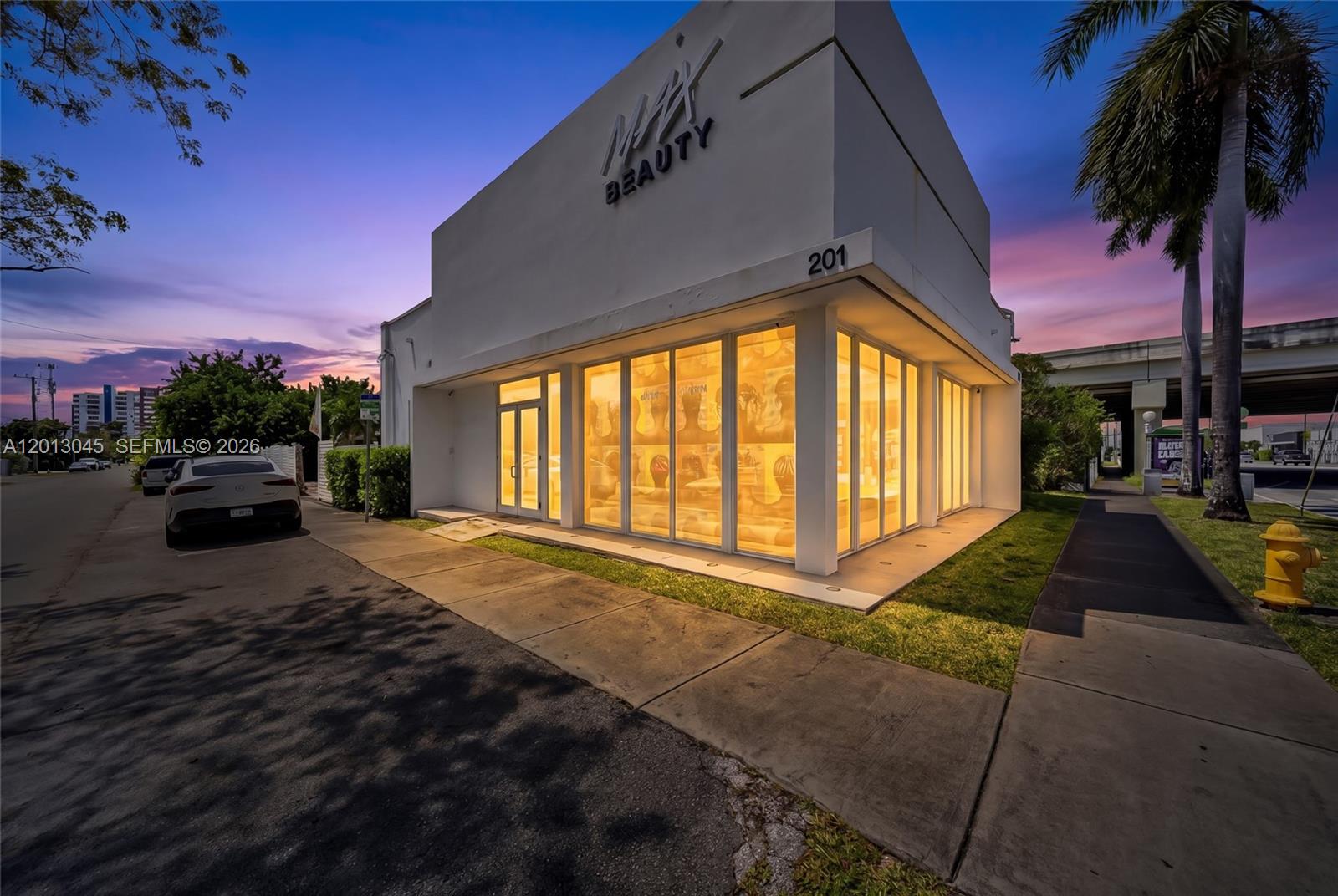 201 NW 37th St