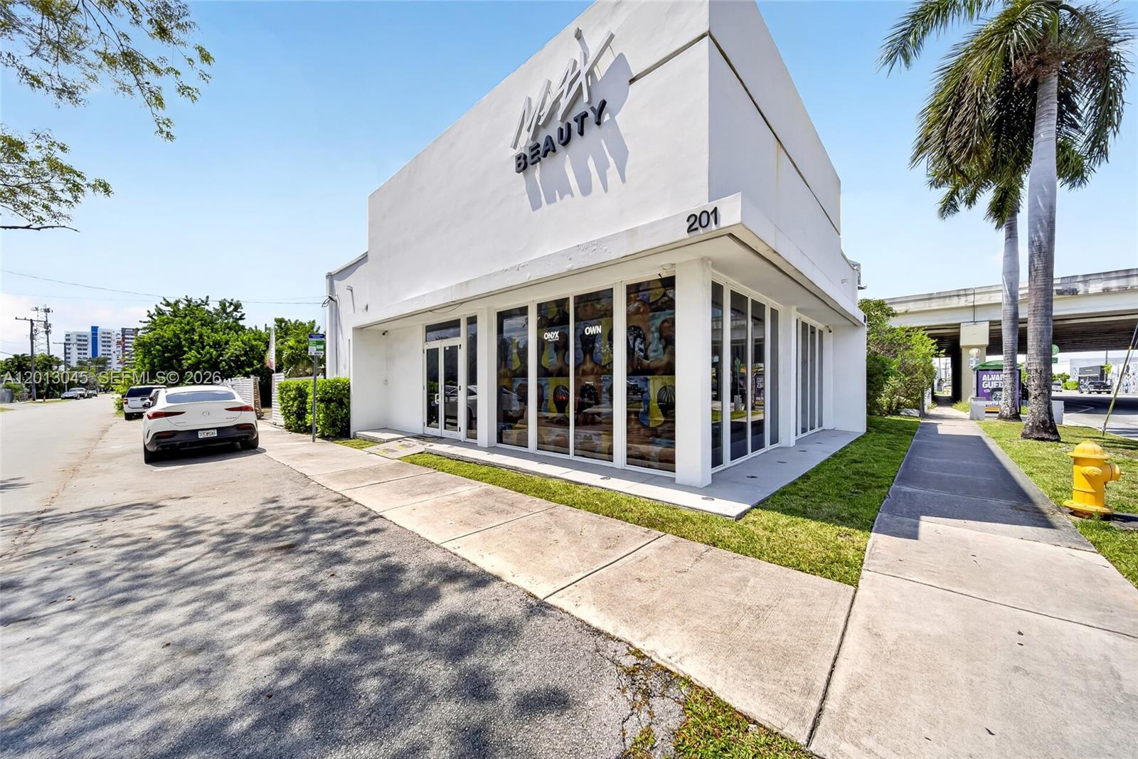 201 NW 37th St