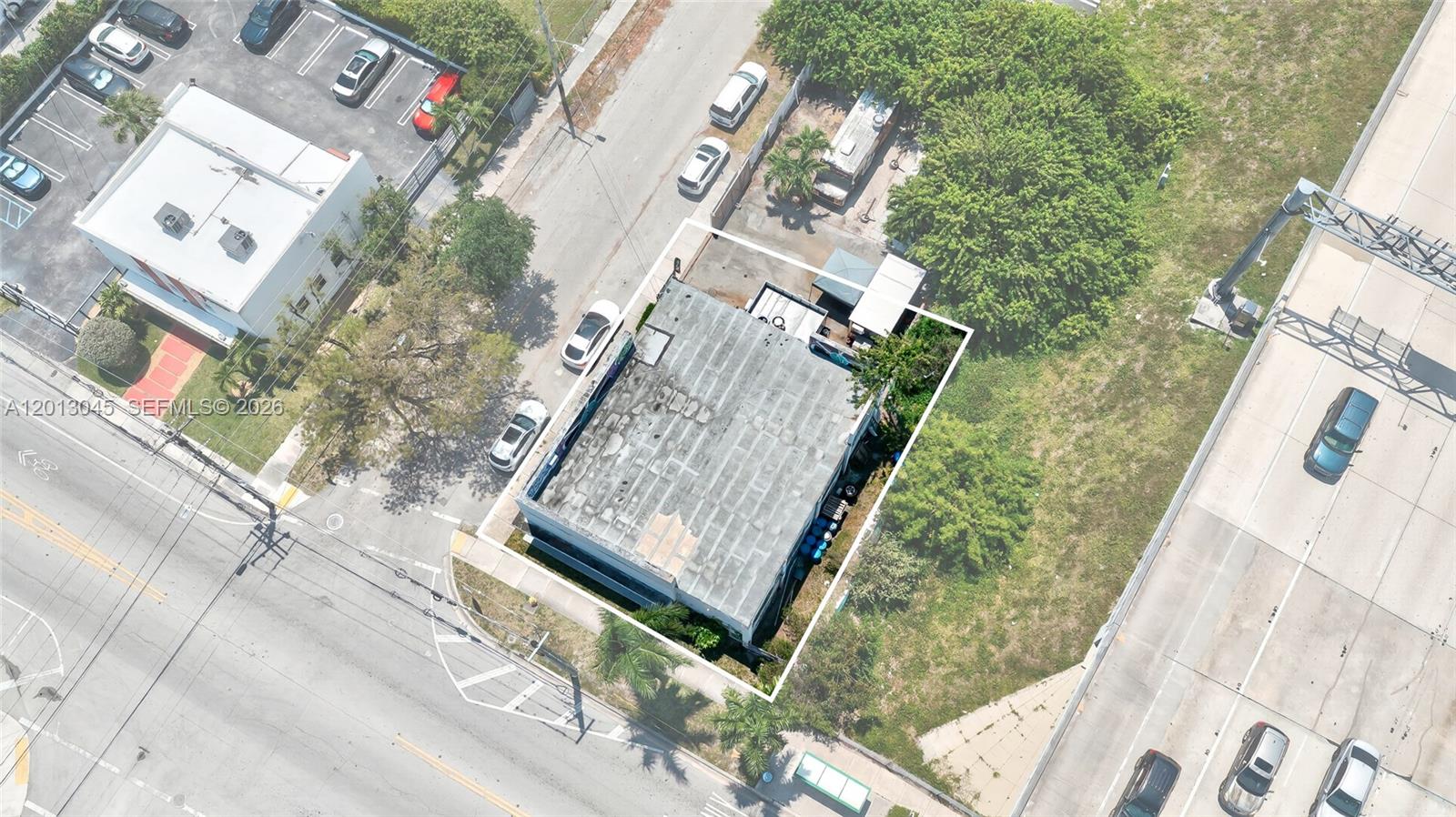 201 NW 37th St