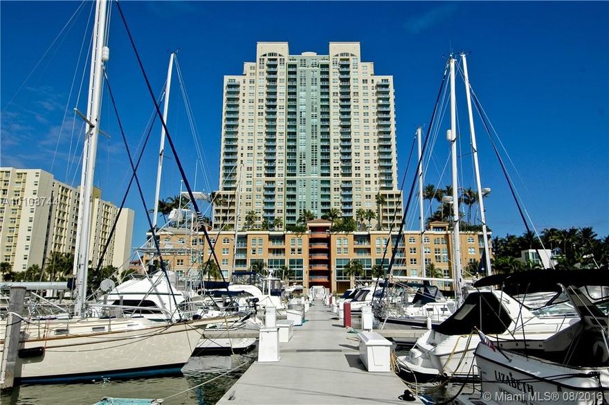 High floor bay front one bedroom in The Yacht Club at Portofino. Unit features include a private balcony w/ sunset & downtown views, floor to ceiling windows, & European style kitchen cabinets with granite countertops. Building features include a heated swimming pool & spa, lighted tennis court, fitness center, clubroom, food emporium, & valet parking. World class dining, entertainment & brilliant beaches are min. away w/ plenty of sidewalk cafes & terraces.
