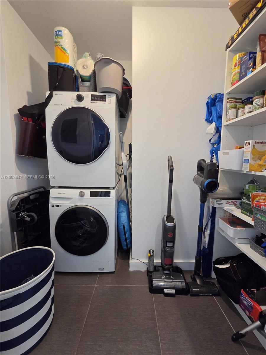 FOUR MIDTOWN - Residential