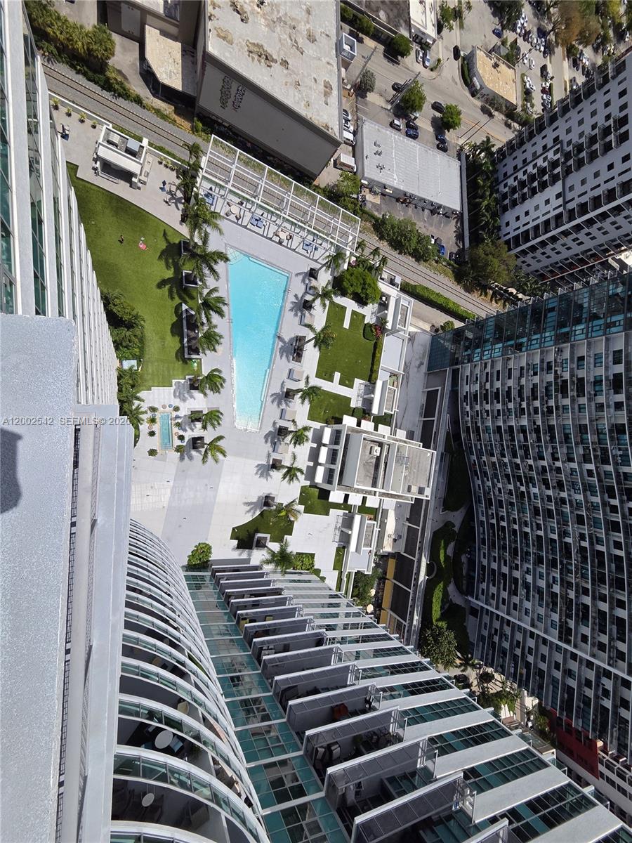 FOUR MIDTOWN - Residential