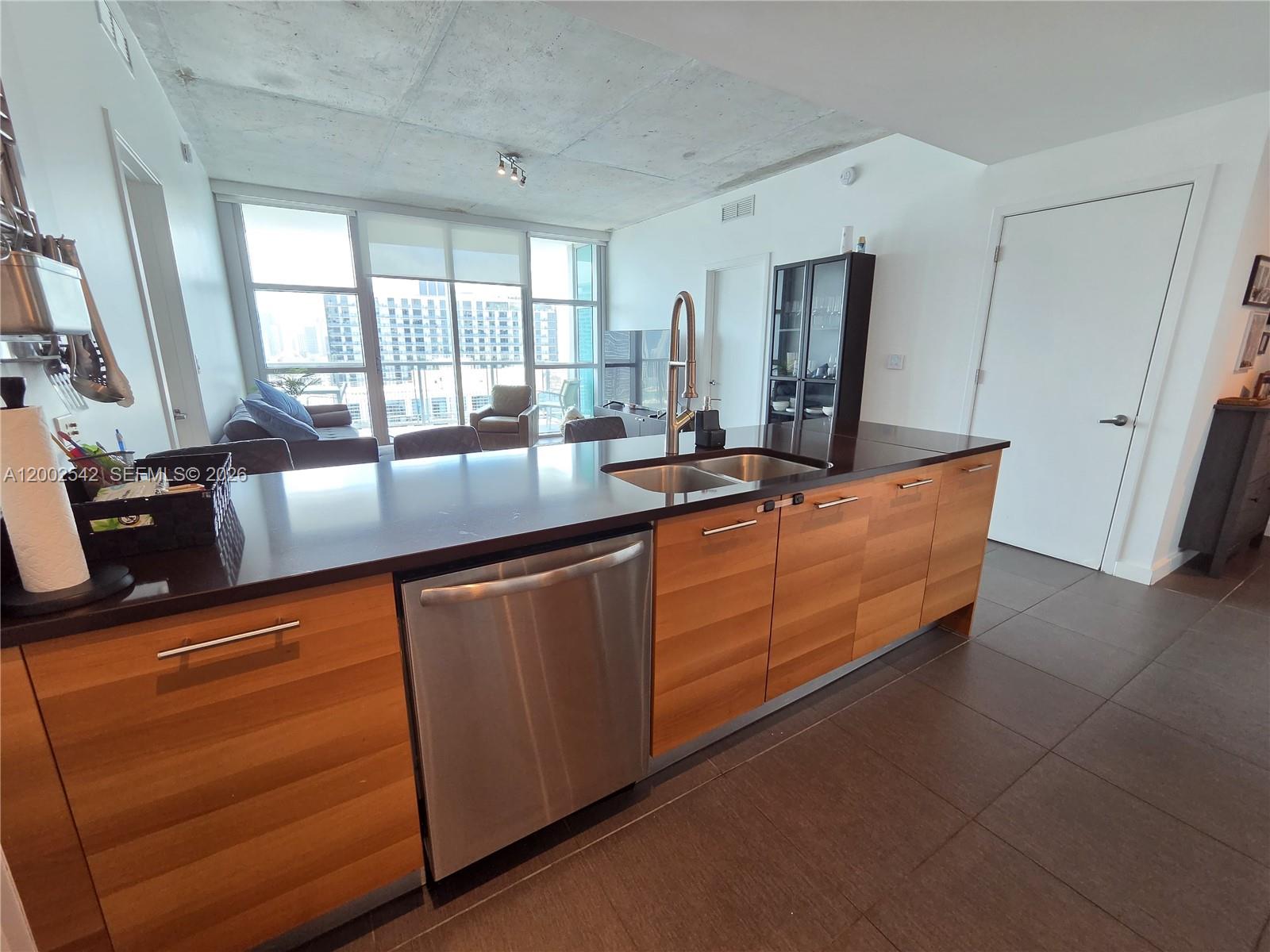 FOUR MIDTOWN - Residential