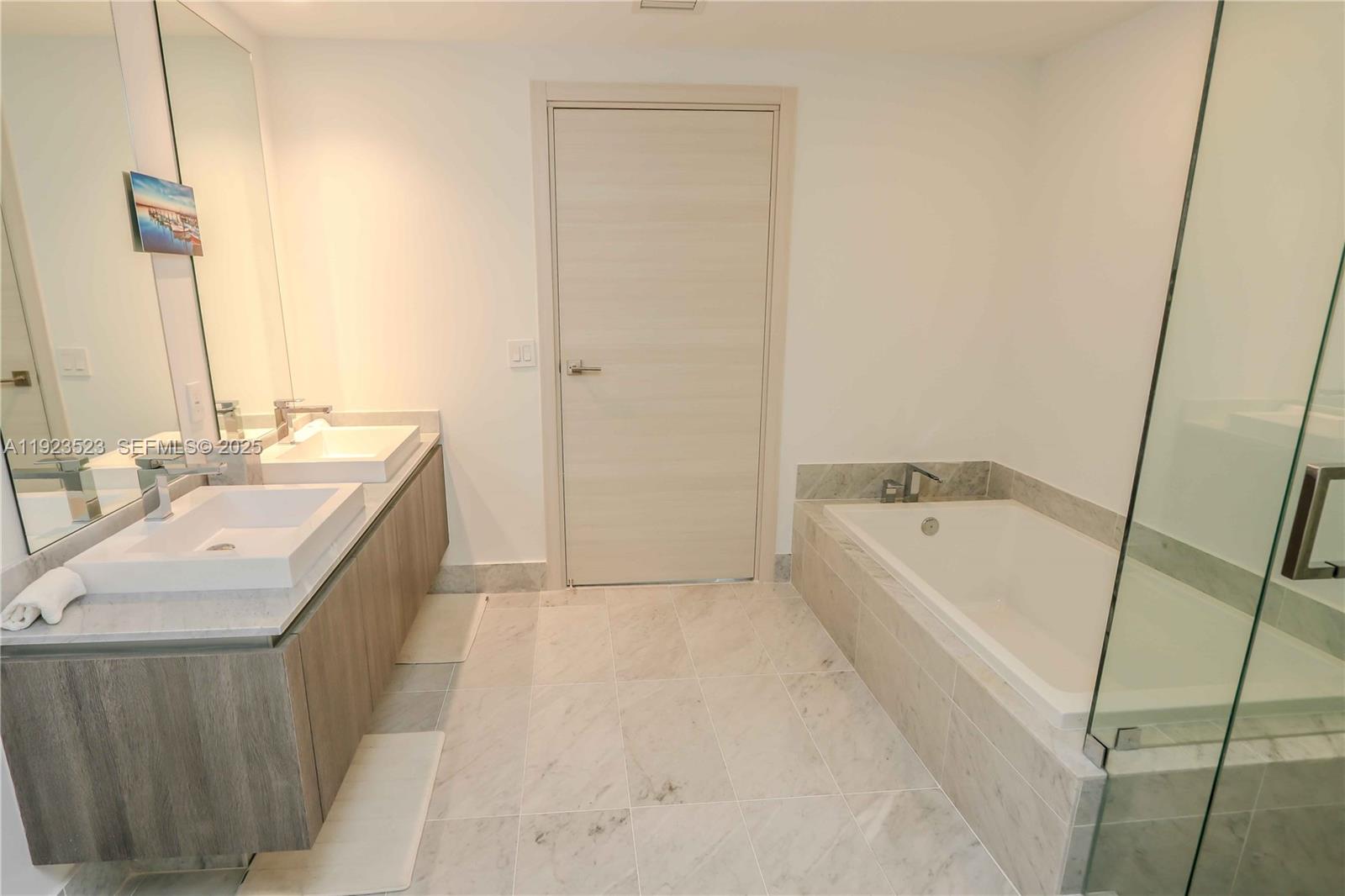 801 SMA RESIDENCES CONDO - Residential