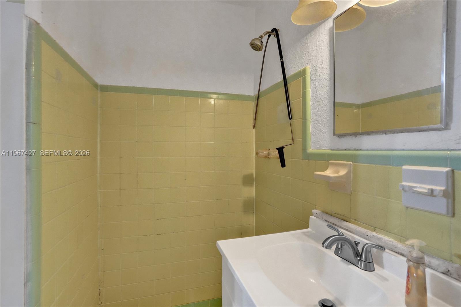 SUNDIAL CONDO - Residential