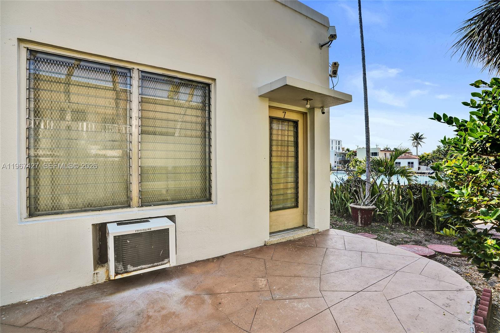 SUNDIAL CONDO - Residential