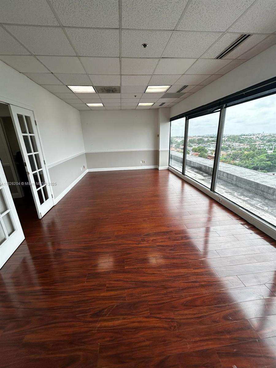 900 W 49th St Suite 504